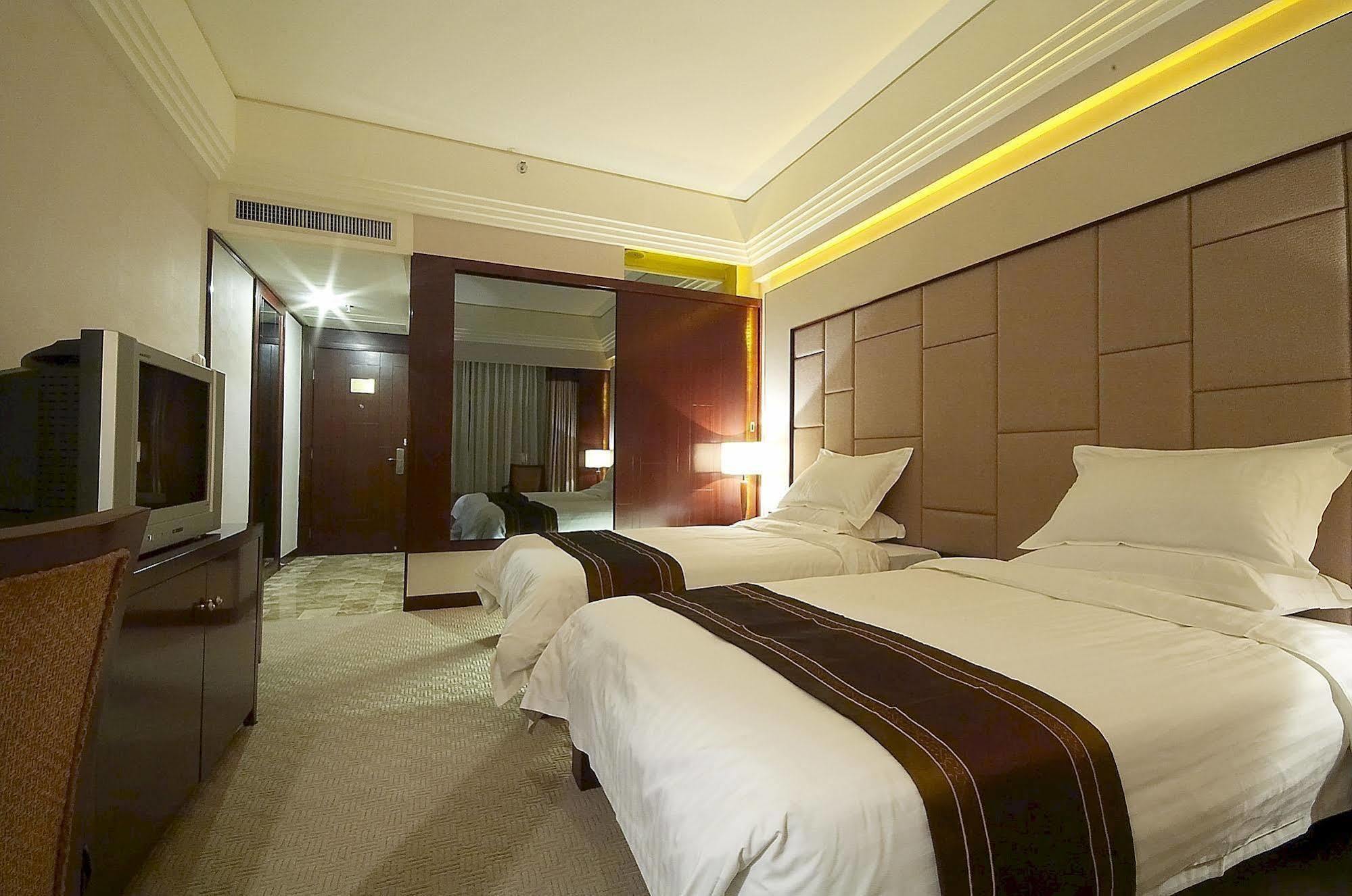 Guangzhou Huadu New Phoenix Hotel 外观 照片